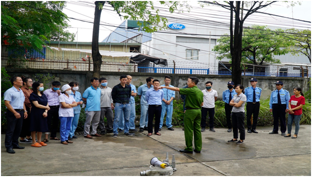 Thực tập phương án chữa cháy và cứu nạn, cứu hộ tại Công ty Sen vòi Viglacera